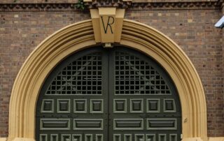 live:-nsw-now:-man-who-escaped-prison-30-years-ago-hands-himself-in-to-police