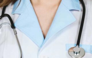 gold-coast-woman-charged-over-allegedly-issuing-hundreds-of-fake-covid-19-medical-exemptions