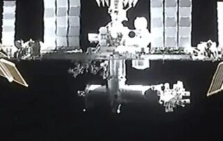 the-loop:-verdict-expected-in-kyle-rittenhouse-murder-trial,-adele-opens-up-and-space-junk-leaves-astronauts-in-a-funk