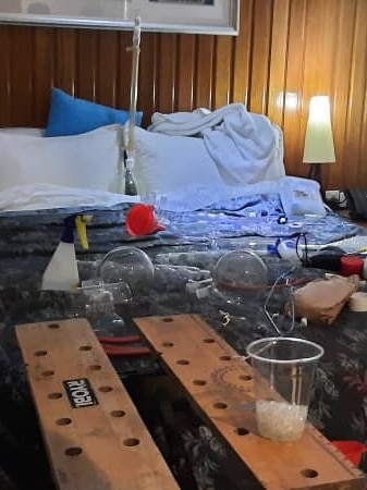 alleged-mini-meth-lab-and-firearms-discovered-in-png-hotel,-but-australian-manager-won’t-face-drug-charges