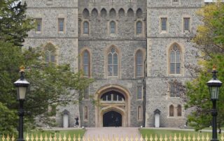 queen-assassination-pledge-video-under-investigation,-british-police-say