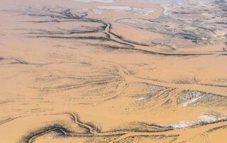 ‘just-add-water-and-it-turns’:-stunning-views-as-lake-eyre-fills-but-more-rain-still-needed