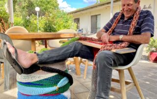 penola’s-lockdown-loomer-knits-140m-long-scarf,-has-world-record-in-his-sights