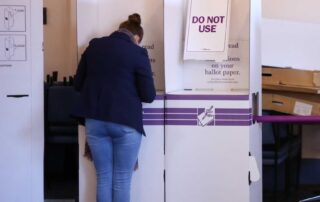 towns-across-australia-may-not-have-polling-centres-for-federal-election-because-of-staff-shortages
