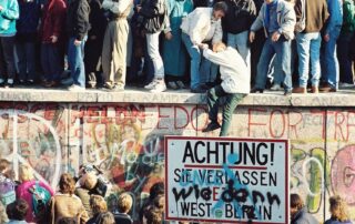 c-u-in-the-sa?-former-attorney-general-suggests-nt-reunify-with-southern-neighbour-in-‘berlin-wall’-moment