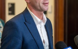 sa-opposition-leader-accused-of-‘dog-whistling’-to-anti-vaxxers-after-‘dictatorship’-gibe