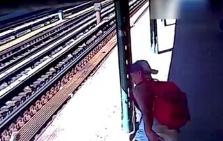 man-arrested-for-pushing-woman-onto-bronx-subway-tracks