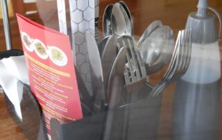 noodle-shop-brawler-escapes-conviction-after-brandishing-knives-in-mount-gambier-takeaway-shop-fight