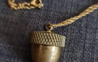 broome-woman-desperate-to-find-stolen-necklace-containing-her-dad’s-ashes 