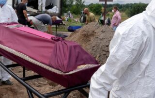more-unidentified-bodies-from-mass-grave-buried-in-liberated-ukrainian-town