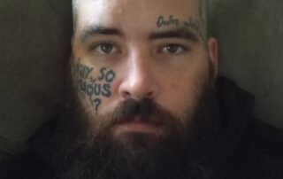 night-of-fear-over-for-queensland-mum,-but-hunt-for-man-alleged-to-have-abducted-her-four-kids-continues