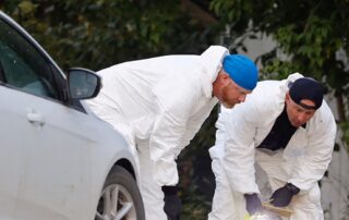 ‘no-one-in-this-town-is-ever-going-to-sleep-again’:-canada-stabbing-suspects-on-the-run,-10-dead-at-multiple-crime-scenes