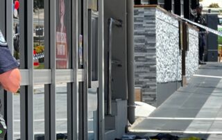 police-shoot-dead-man-who-allegedly-drew-knife-in-whitsundays-party-strip