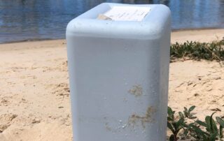 ‘i-couldn’t-just-leave-him-there’:-woman-finds-urn-on-gold-coast-beach