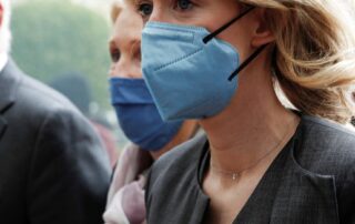 theranos-founder-should-get-15-years-behind-bars,-pay-$us800-million-for-fraud,-prosecutors-say