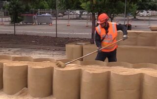 giant-sandbag-technology-rolled-out-in-the-riverland-as-murray-continues-to-rise