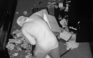 footage-captures-men-stealing-$50,000-worth-of-cigarettes-in-desperate-scramble