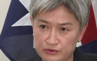 emotional-penny-wong-pays-tribute-to-mh17-victims