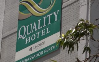 police-investigate-woman’s-death-in-east-perth-hotel,-taking-man-into-custody