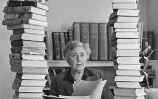 when-agatha-christie-disappeared-for-11-days,-rumours-swept-the-uk.-the-real-reason-was-heartbreaking