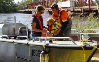 lives-turned-upside-down-as-riverland-residents-brace-for-flood-peak