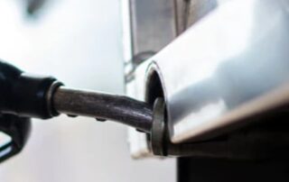 fuel-supply-fears-for-coastal-sa-town-ahead-of-summer-tourist-influx