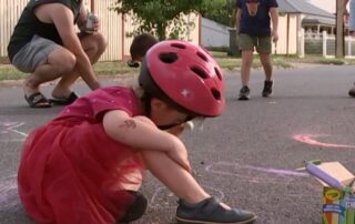 after-years-of-australians-feeling-disconnected-from-their-neighbours,-street-parties-are-bringing-back-a-sense-of-community