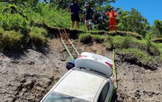 police-struggle-to-retrieve-stolen-car-from-the-most-densely-crocodile-populated-river-in-queensland