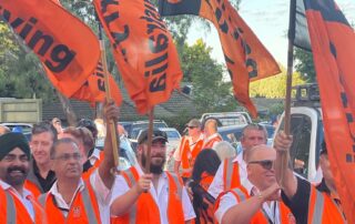 ‘drivers-are-leaving-in-droves’:-adelaide-bus-drivers-strike-over-safety-fears