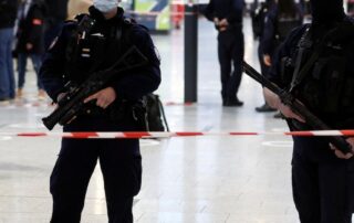 man-shot-by-police-after-allegedly-attacking-six-people-at-major-paris-train-station