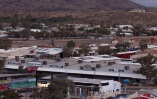 shatter-proof-glass-among-measures-on-table-for-alice-springs-as-mayor-meets-federal-a-g-to-discuss-crime-nightmare