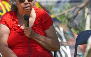 ‘get-out-of-our-way’:-alice-springs-grandmothers-demand-voice-to-parliament-following-pm’s-visit