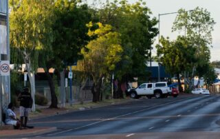 police-searching-for-nt-man-accused-of-luring-child-away-from-house,-indecently-assaulting-her