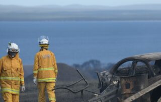 homes-hit-by-fire-near-port-lincoln,-cfs-says,-as-blaze-takes-hold-in-local-dump