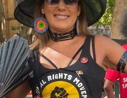senator-lidia-thorpe-removed-from-mardi-gras-parade-after-protest-against-police