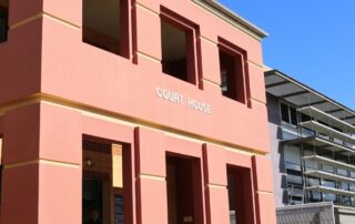 former-byron-bay-firefighter-jailed-for-smuggling-1kg-cocaine-in-fire-extinguisher