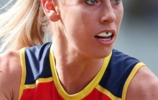 deni-varnhagen-returns-to-active-aflw-football-after-vaccination-challenge