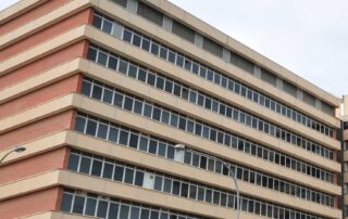 pillows-‘precious-commodity’-at-sa-hospital,-as-opposition-files-no-confidence-motion-against-health-minister