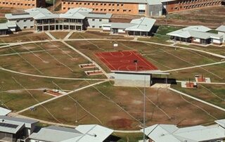 no-plans-for-new-nt-prison-despite-a-record-number-of-prisoners-and-incoming-bail-changes