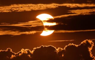perfect-weather-for-solar-eclipse-as-cloud,-astronomy’s-‘mortal-enemy’,-predicted-to-stay-away