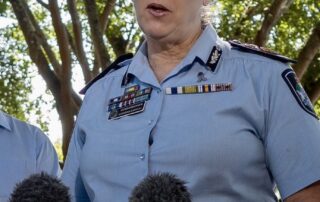 police-call-for-calm-after-angry-locals-rally-against-crime-in-central-queensland