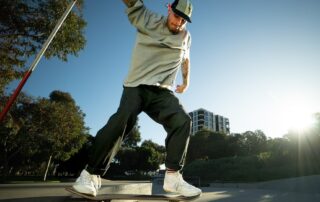 blind-skateboarder-breaks-barriers-creating-inclusive-clothing-brand-in-between-perfecting-tricks