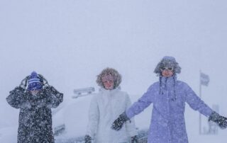 ‘unusually’-timed-tropical-rainfall-to-feed-rain-across-the-country,-as-polar-air-mass-plunges-temperatures-in-the-east