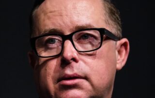 qantas-chief-says-alice-springs’-tourism-groups-need-to-do-more-as-visitation-drops