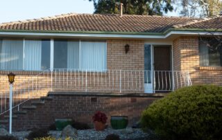 act-police-investigating-death-of-92-year-old-canberra-woman,-man-known-to-her-in-custody