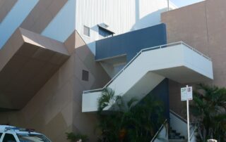 woman-charged-with-murder-after-townsville-balcony-fall-and-alleged-stabbing