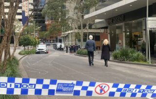 people-investigate-fatal-shooting-in-melbourne’s-inner-south-east