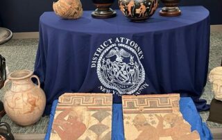 italian-‘tombaroli’-hunters-welcome-the-return-from-the-us-of-ancient-artifacts-worth-millions