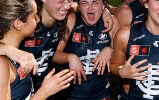 carlton-hang-on-to-win-thriller-against-gold-coast,-adelaide-win-showdown,-geelong,-essendon-win