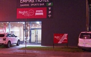 sa-police-say-robber-returns-to-adelaide-hotel-to-give-back-money-he-allegedly-stole
